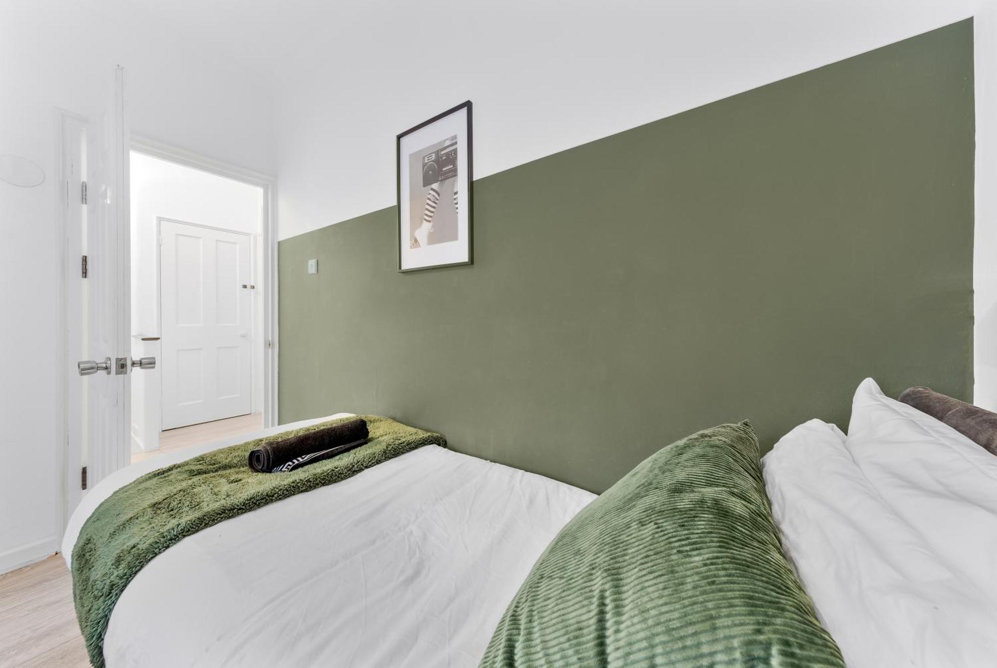 Luxe Jacuzzi - Sleeps 7 - Putney Bridge *