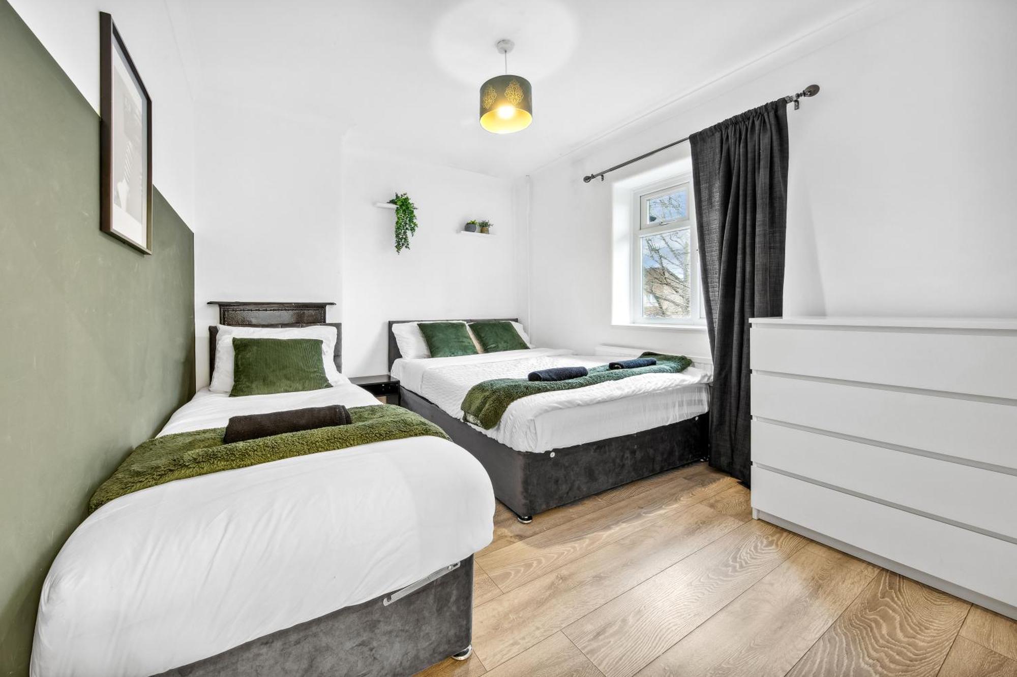 Luxe Jacuzzi - Sleeps 7 - Putney Bridge * Londra