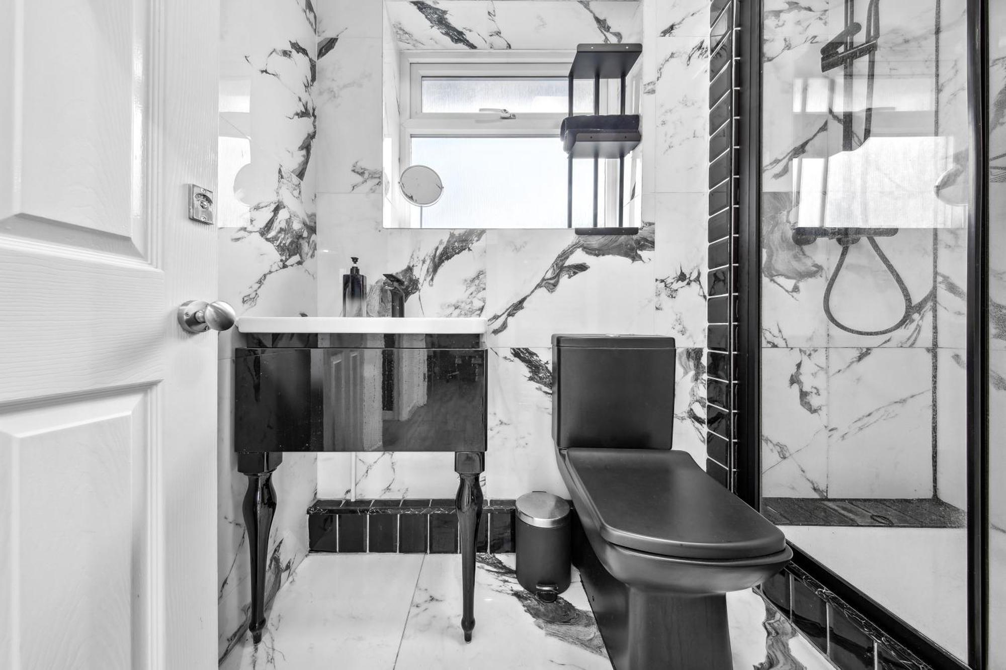 Luxe Jacuzzi - Sleeps 7 - Putney Bridge Casa vacanze Londra